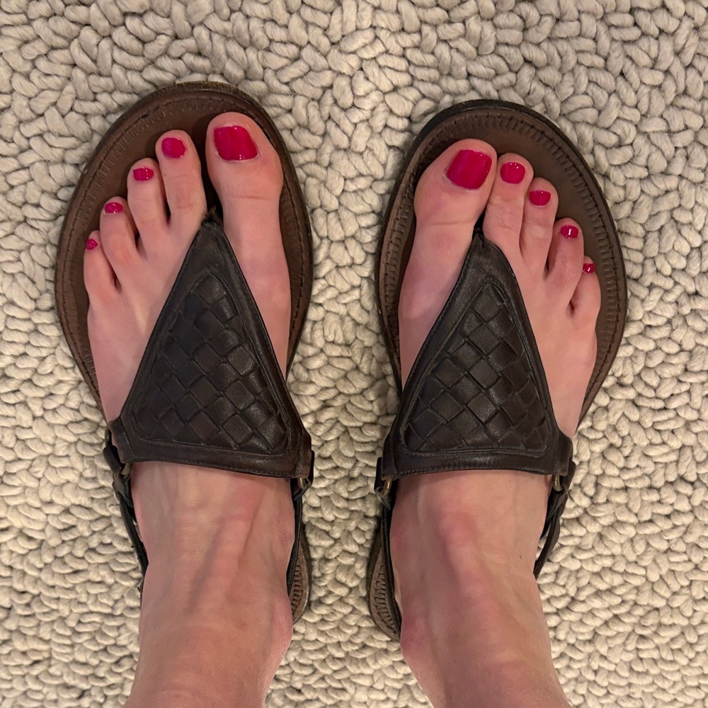 Bottega Veneta Dark Brown Leather Sandals size 36